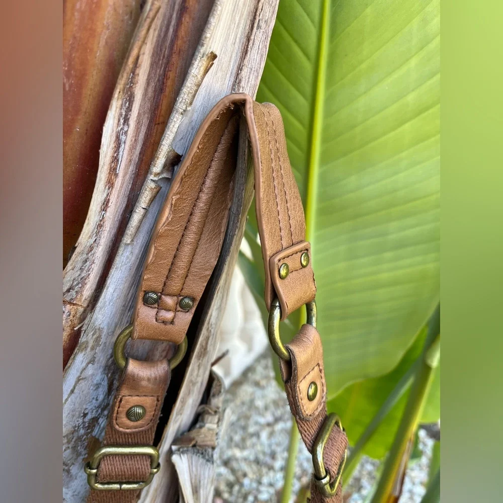 The Sak Leather Studded Tassel Purse Shoulder Bag Bohemian Boho Distressed Cute - Picture 11 of 13